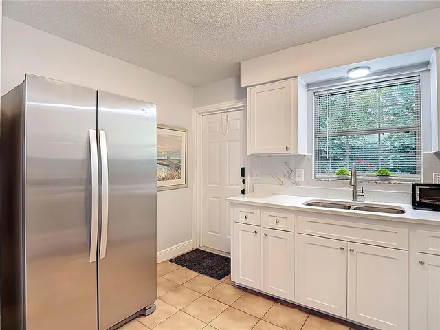 $2,800 | 222 Southeast Jefferson Circle North, St. Petersburg, FL 33703