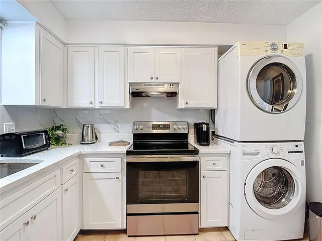 $2,800 | 222 Southeast Jefferson Circle North, St. Petersburg, FL 33703