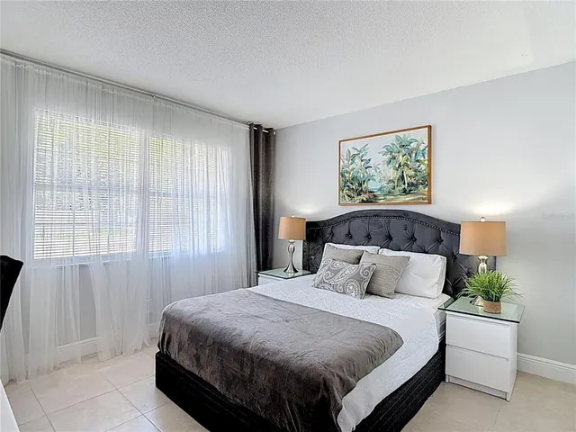 $2,800 | 222 Southeast Jefferson Circle North, St. Petersburg, FL 33703