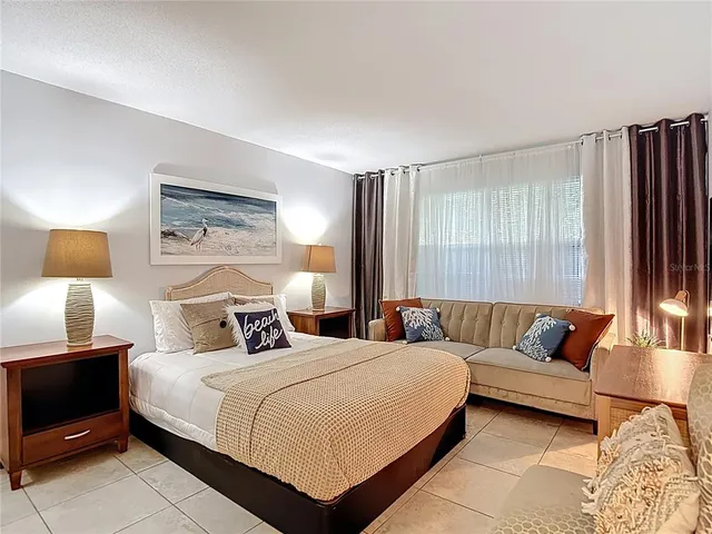 $2,800 | 222 Southeast Jefferson Circle North, St. Petersburg, FL 33703