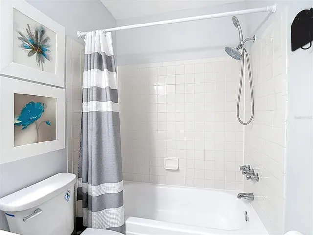 $2,800 | 222 Southeast Jefferson Circle North, St. Petersburg, FL 33703