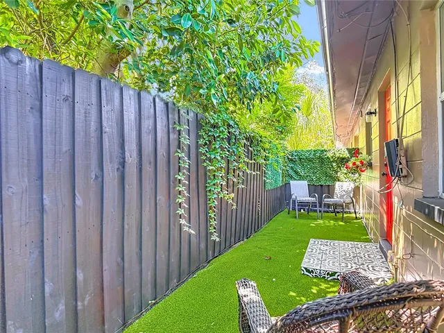 $2,800 | 222 Southeast Jefferson Circle North, St. Petersburg, FL 33703