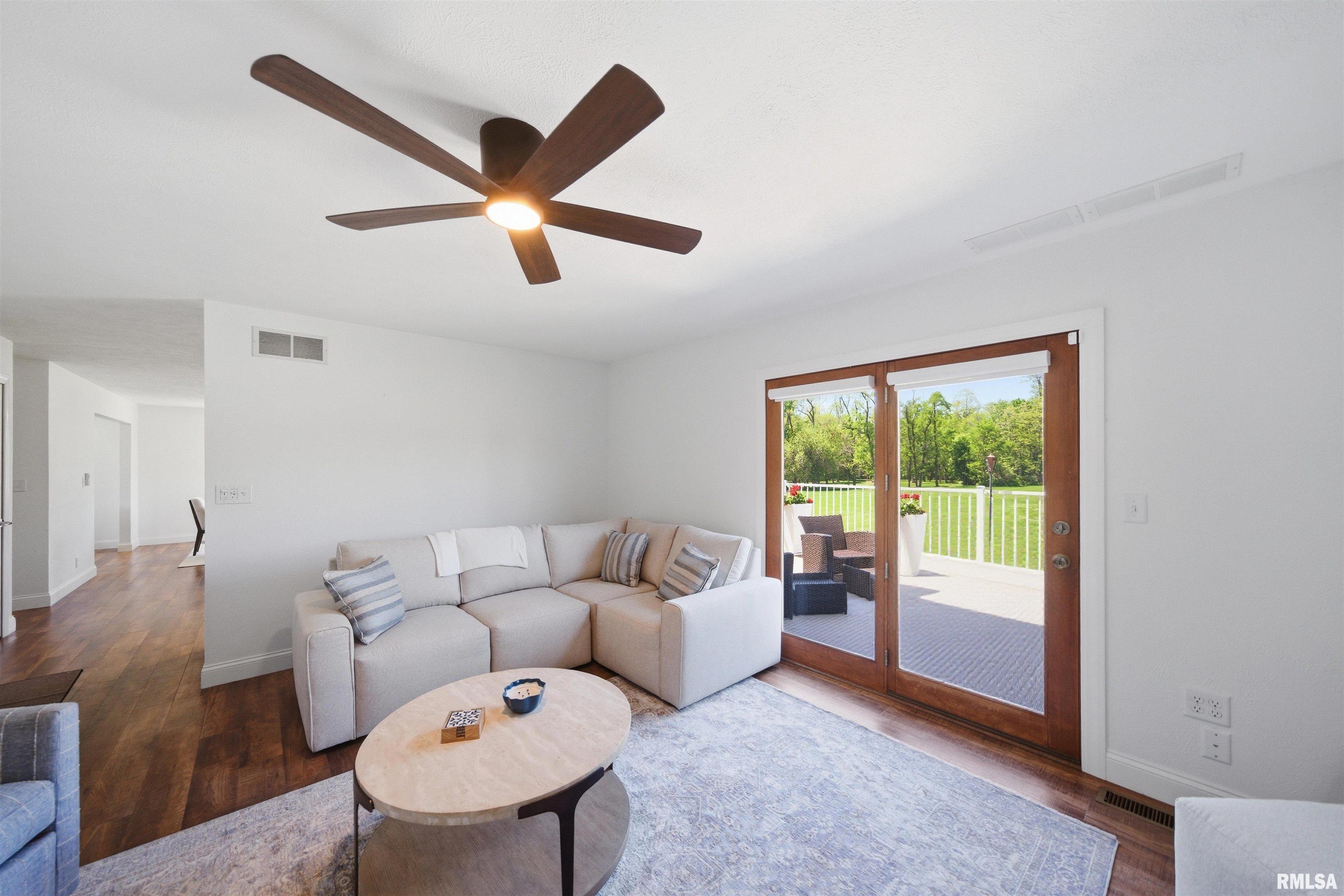 142 Legion Road Washington, IL 61571 - Photo 6 of 69