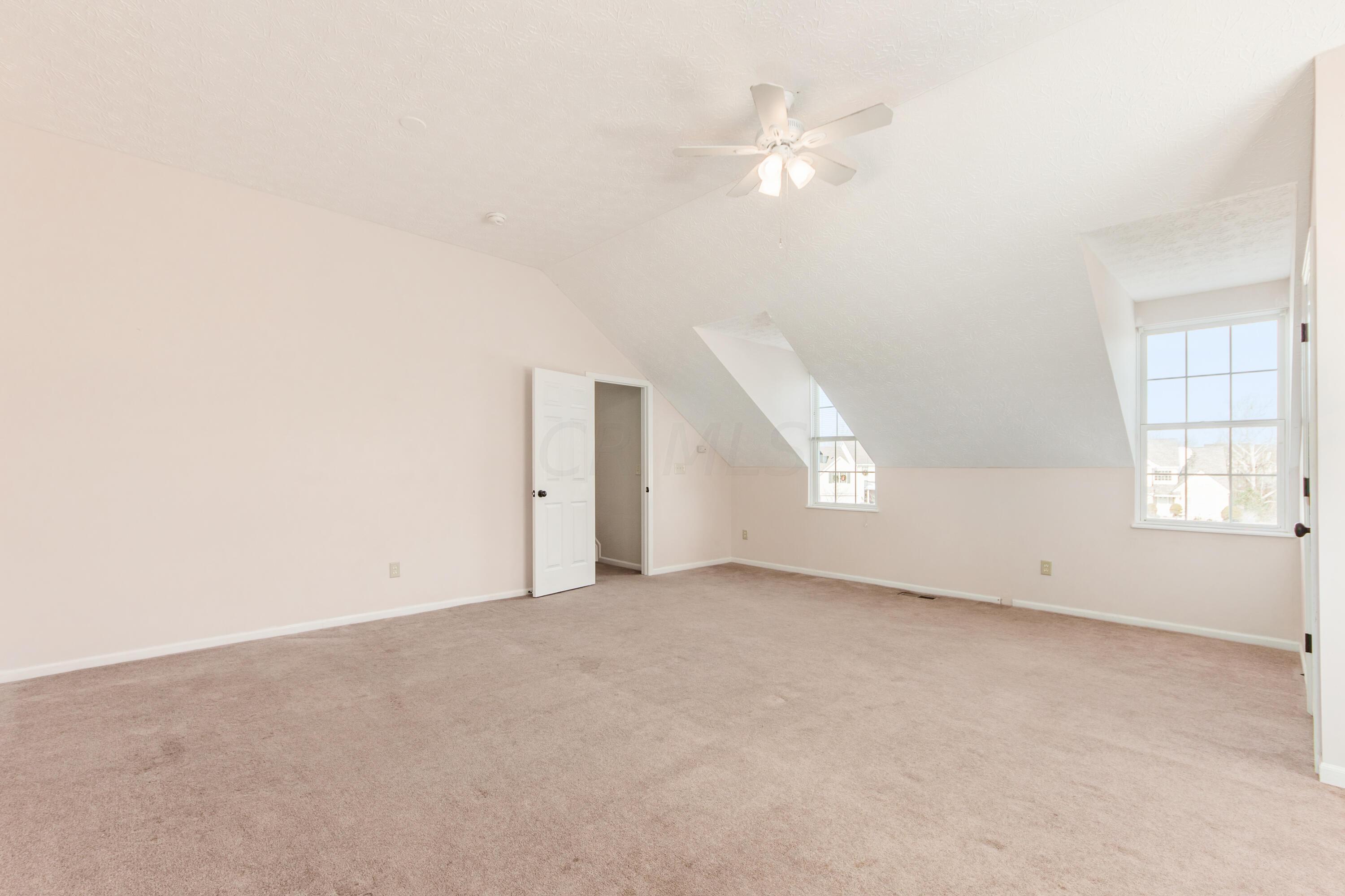 2538 Roe Drive Lewis Center, OH 43035 - Photo 14 of 37 M_2538_Roe046