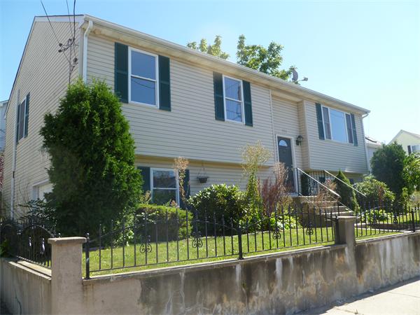 396 Bay Fall River Fall River, MA 02724 - Photo 3 of 20 Gallery Image 3