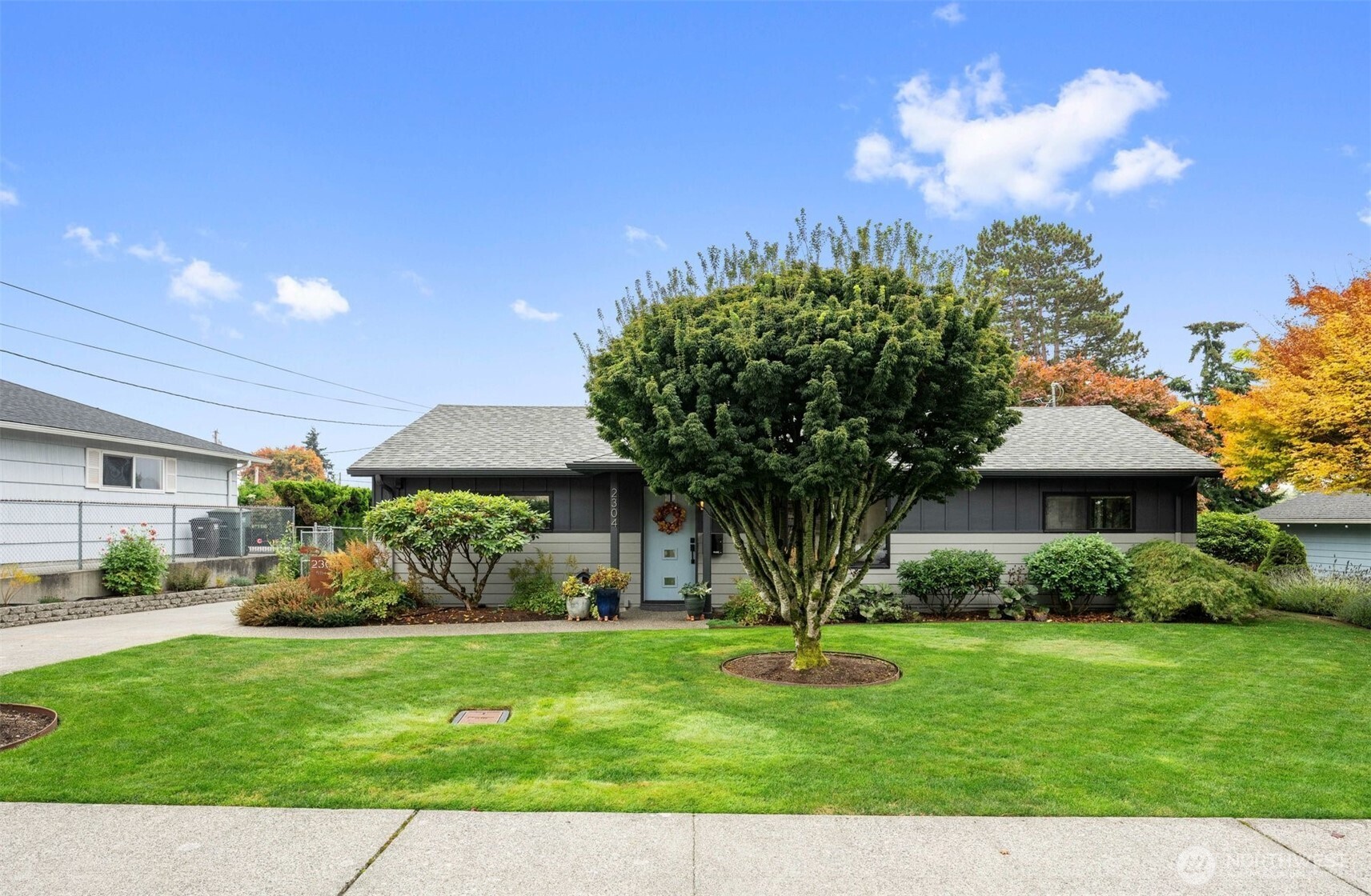 2304 5th Street Everett, WA 98201 - Photo 2 of 29 Gallery Image 2
