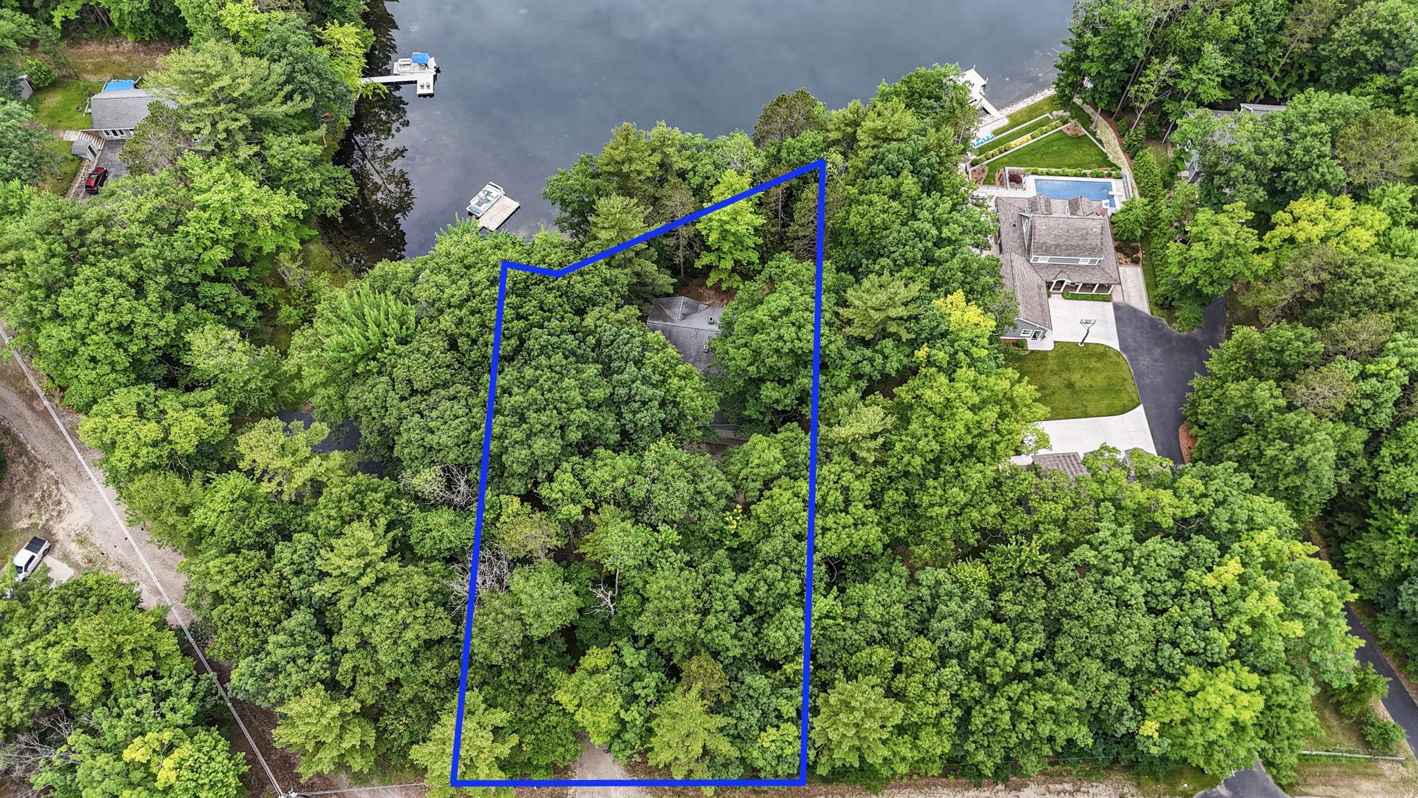 21 High Lake Road Traverse City, MI 49696 - Photo 3 of 57 1949263-29905d97-0443-4915-bd22-c7dda1790abe.JPG