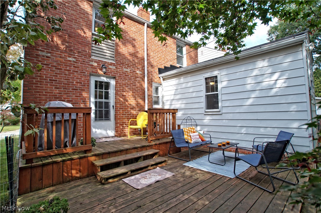 1073 Avondale Road Cleveland, OH 44121 - Photo 2 of 35
