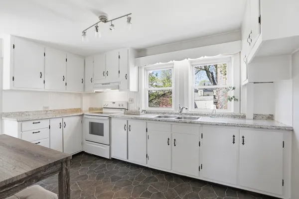 $825,000 | 16 Pleasant Street, Salem, MA 01970