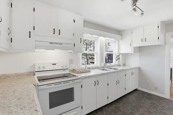 $825,000 | 16 Pleasant Street, Salem, MA 01970