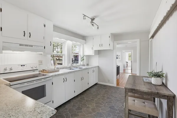 $825,000 | 16 Pleasant Street, Salem, MA 01970