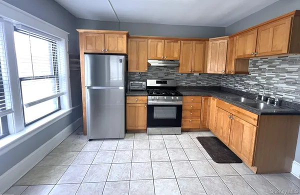 $2,195 | 2 Raymond Avenue, Unit 3C, Poughkeepsie, NY 12603