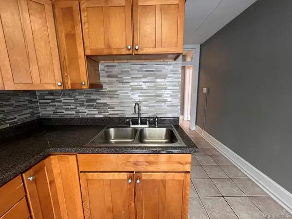 $2,195 | 2 Raymond Avenue, Unit 3C, Poughkeepsie, NY 12603