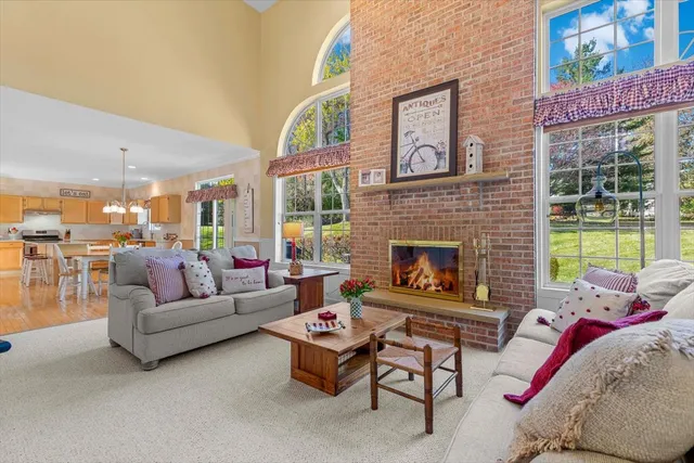 $619,900 | 786 Providence Lane, Crystal Lake, IL 60012