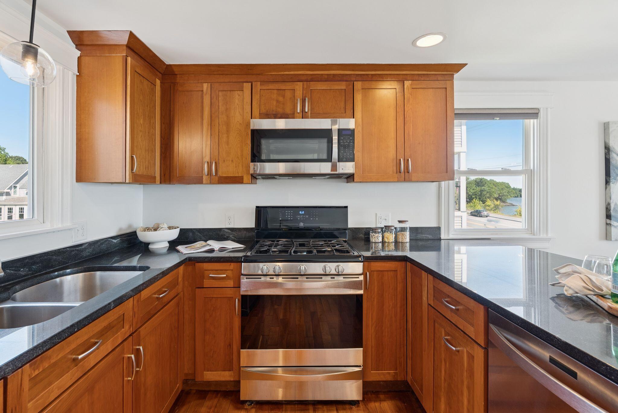 242 Veranda Street Portland, ME 04103 - Photo 29 of 78 242 Veranda Street