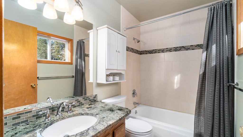 14724 North Lowe Road Mead, WA 99021 - Photo 13 of 20