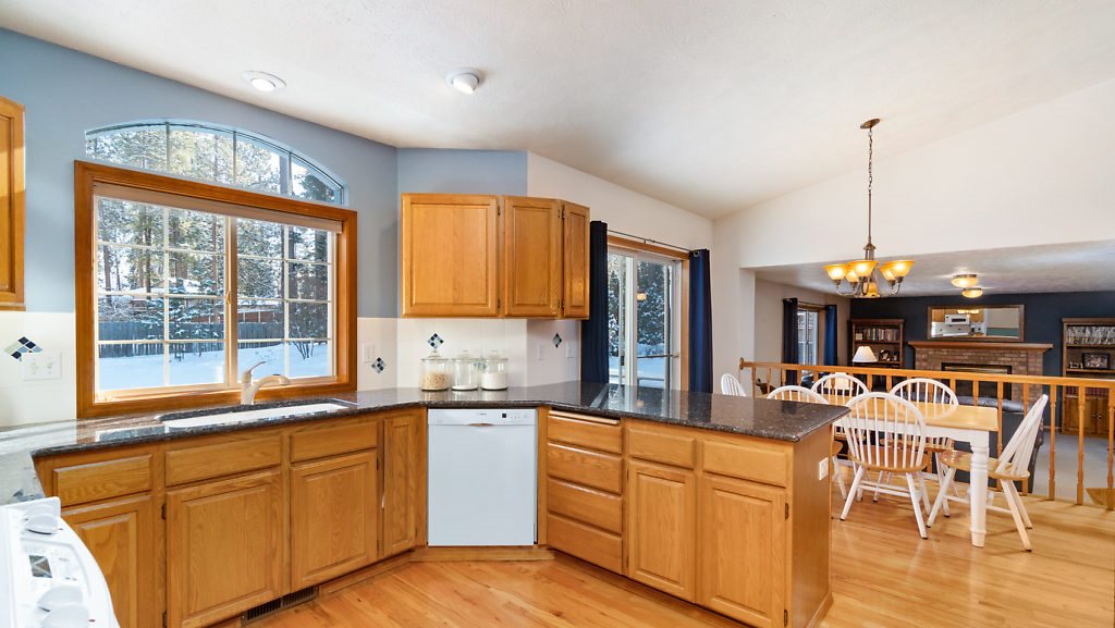 14724 North Lowe Road Mead, WA 99021 - Photo 5 of 20