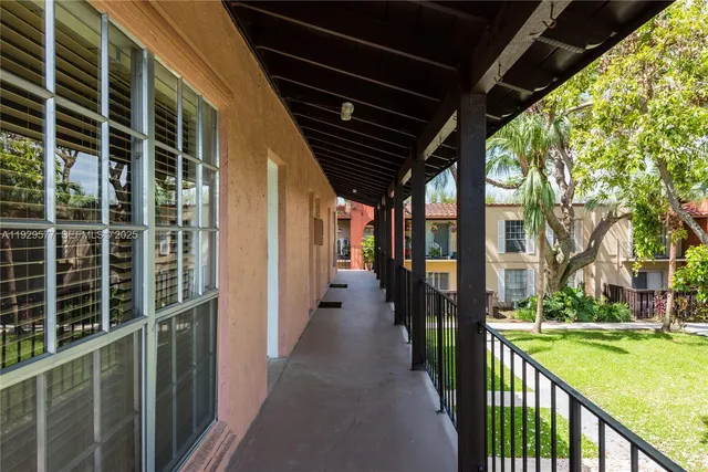 $2,100 | 10784 North Kendall Drive, Unit D2, Miami, FL 33176