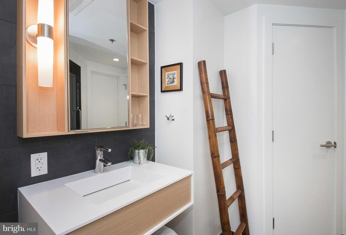 1515 15th Street Northwest, Unit 402 Washington, DC 20005 - Photo 18 of 29 Bath (Master)