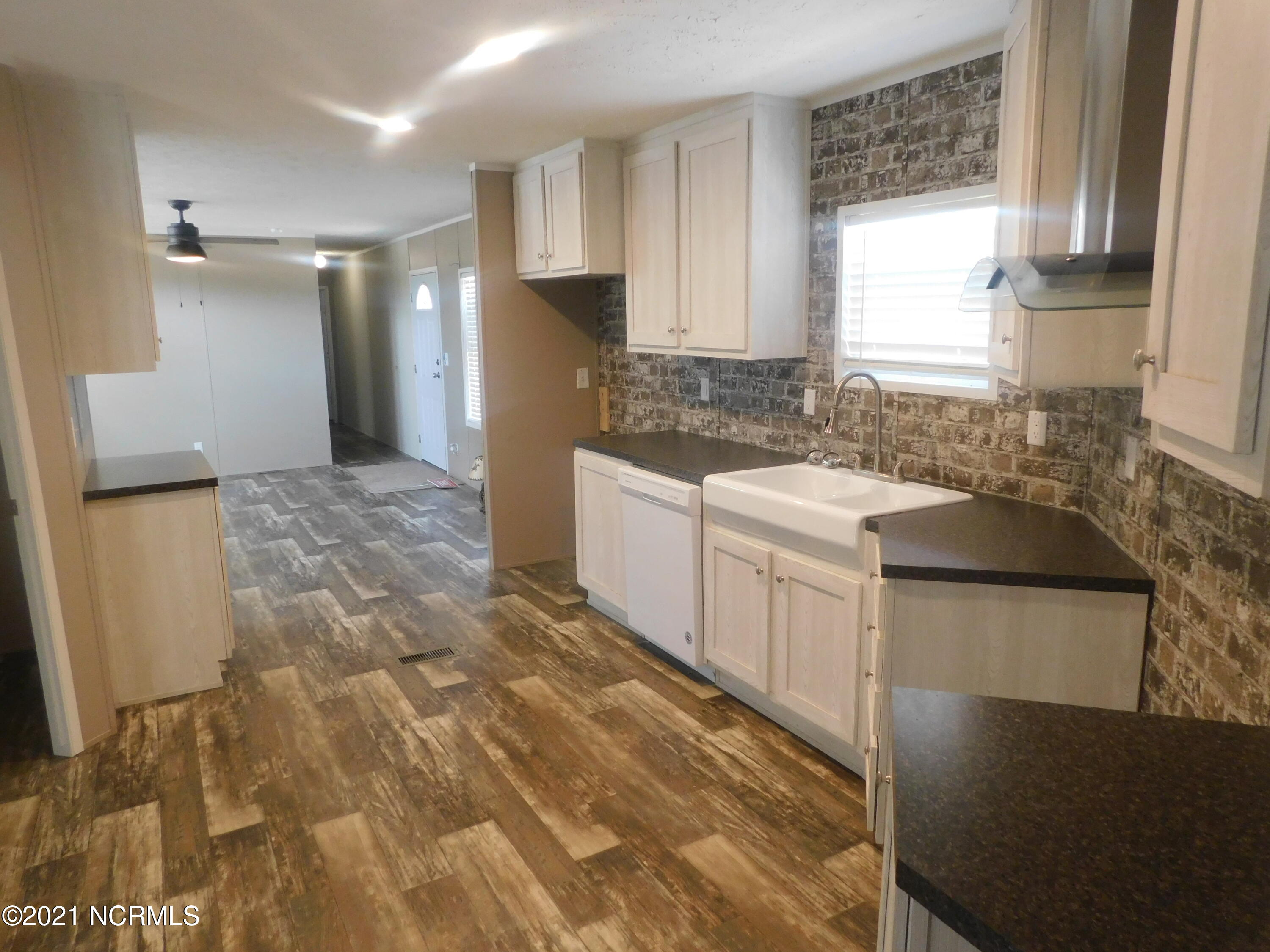 28561 North Turnpike Road Wagram, NC 28396 - Photo 4 of 33 DSCN5011