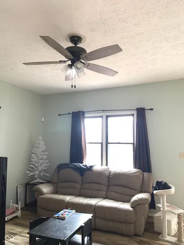 $185,000 | 410 East Carlisle Street, Mooresville, IN 46158