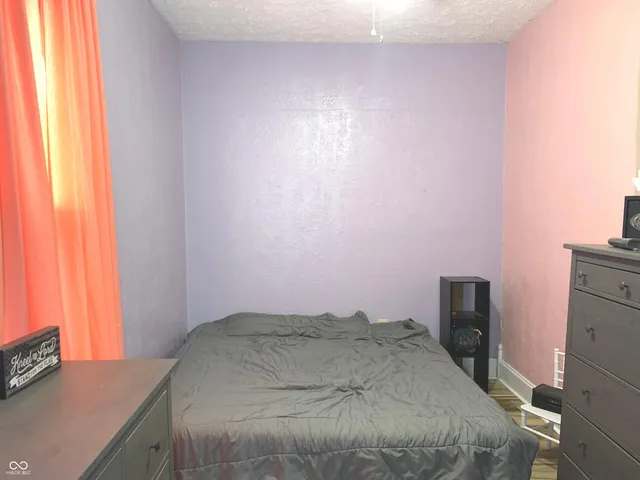 $185,000 | 410 East Carlisle Street, Mooresville, IN 46158