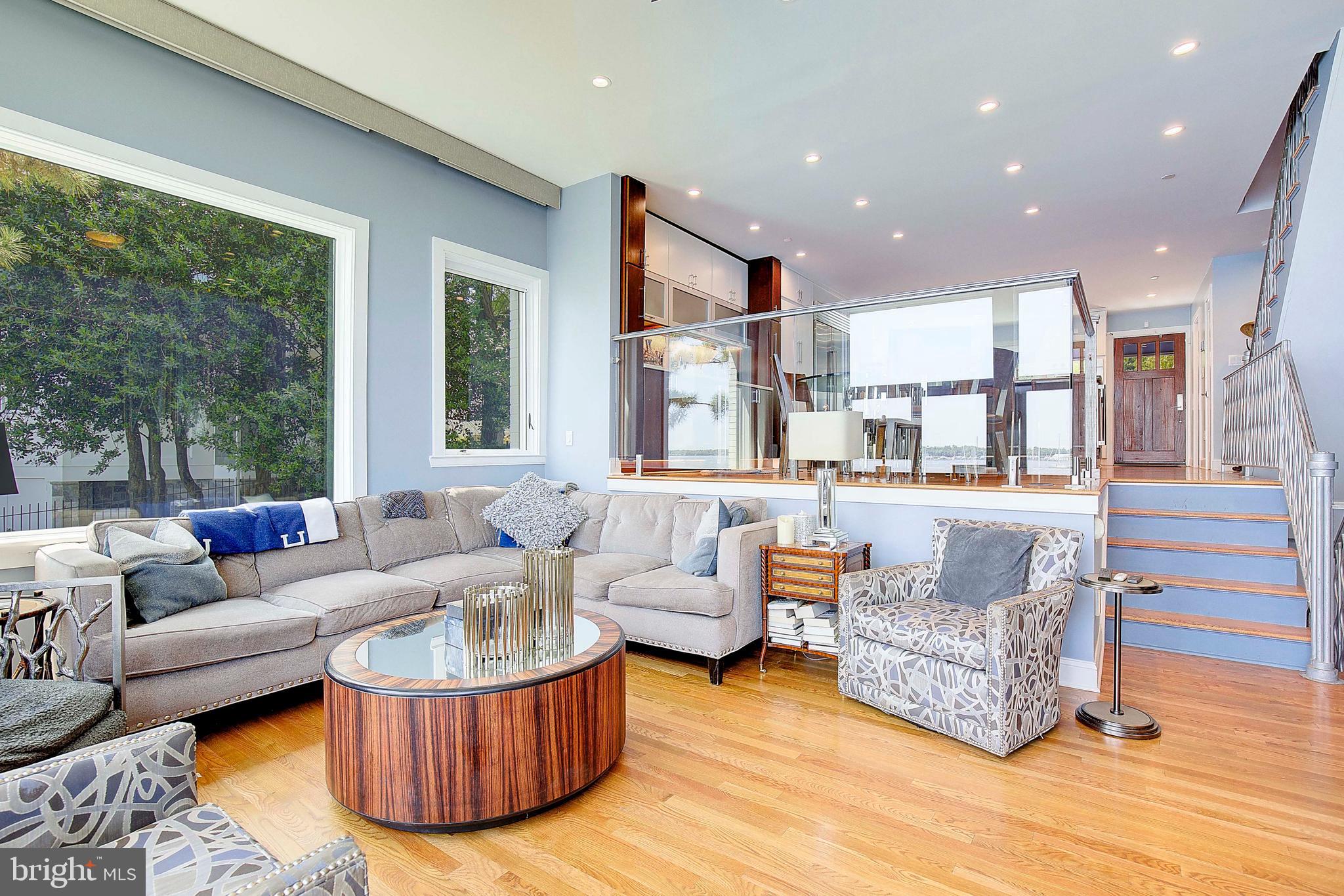 8 Eastern Avenue Annapolis, MD 21403 - Photo 16 of 55 a living room with furniture and a large window