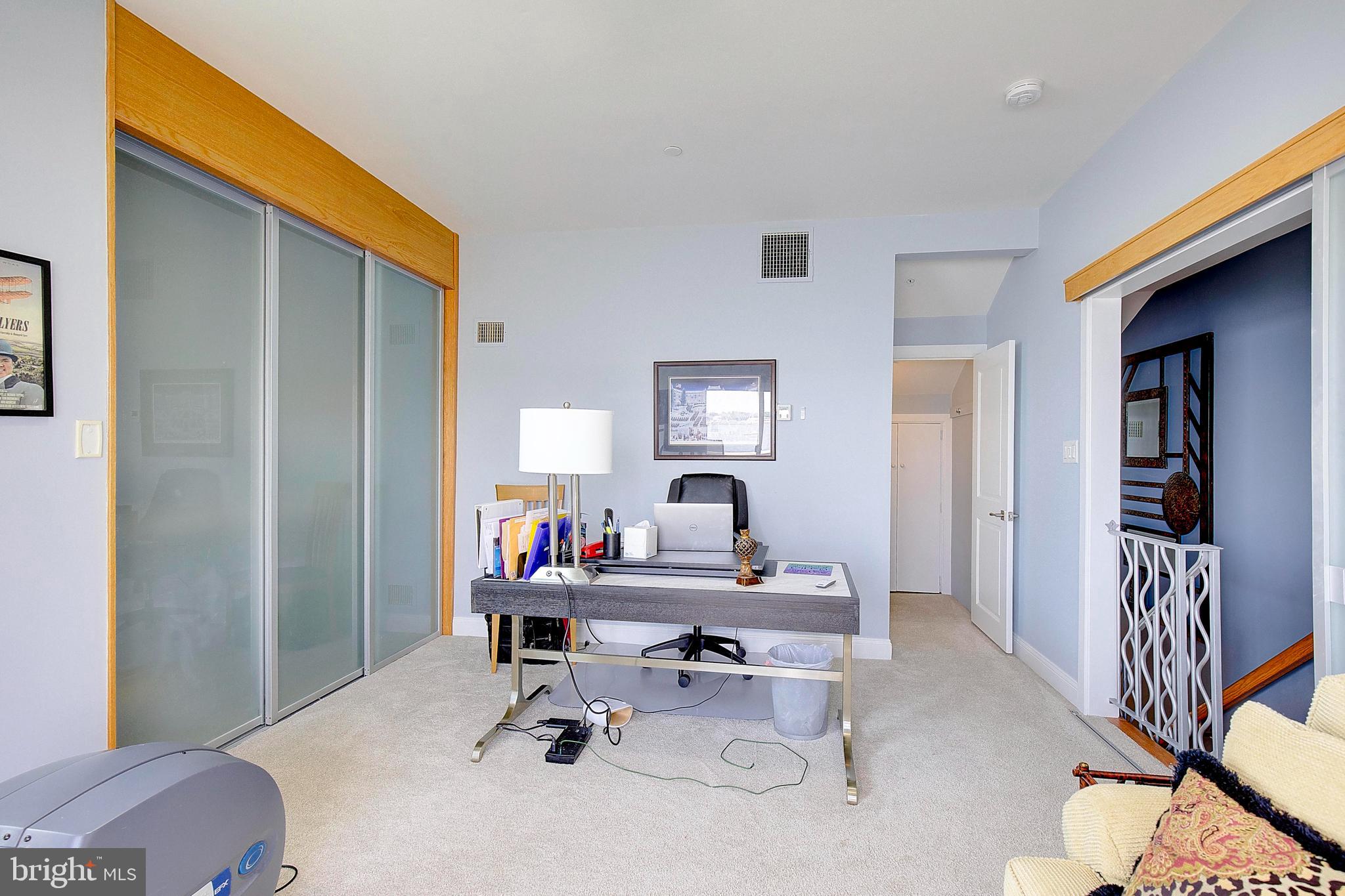 8 Eastern Avenue Annapolis, MD 21403 - Photo 35 of 55 a living room with furniture and a window