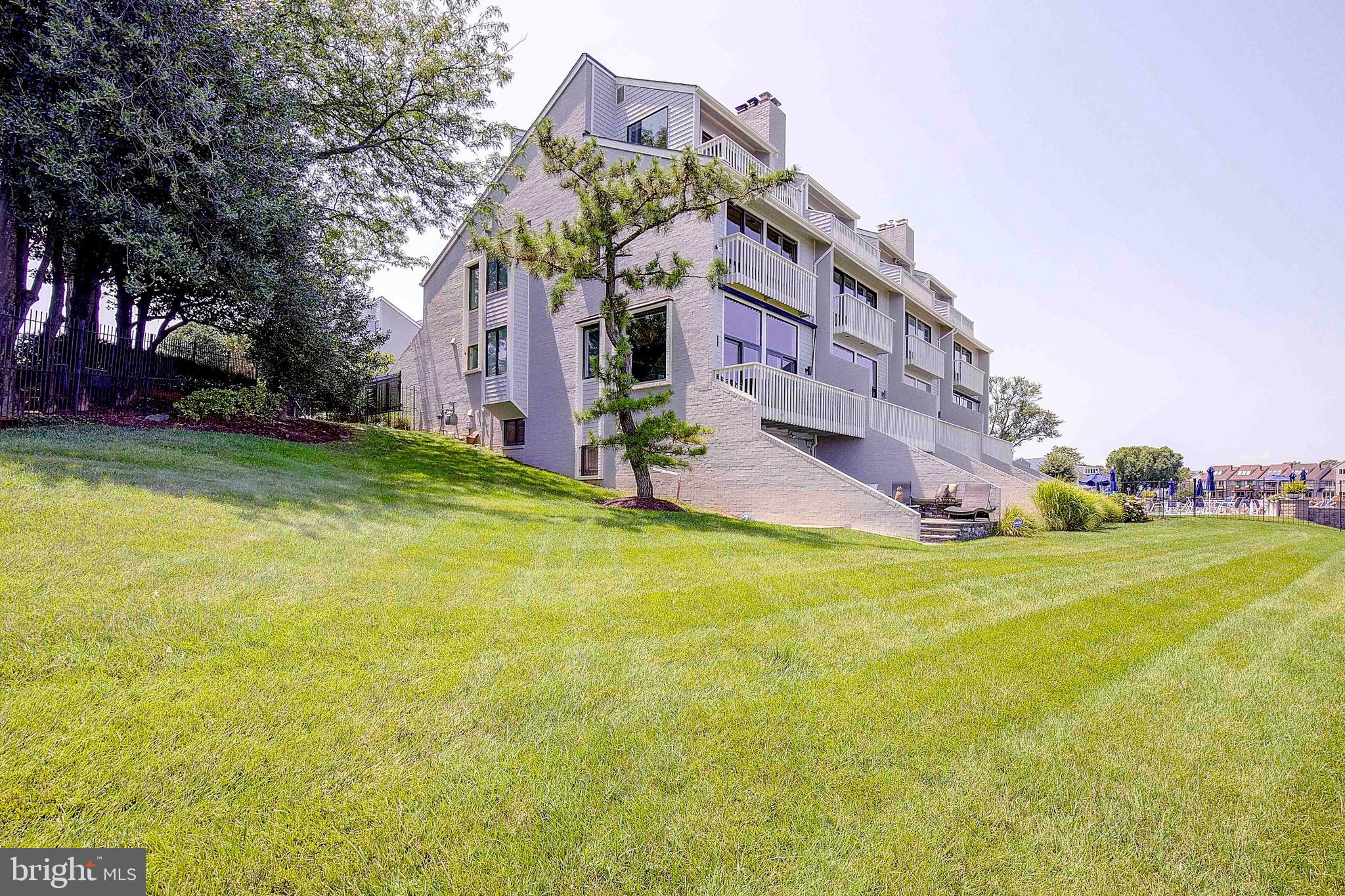 8 Eastern Avenue Annapolis, MD 21403 - Photo 43 of 55 a view of a building with a big yard
