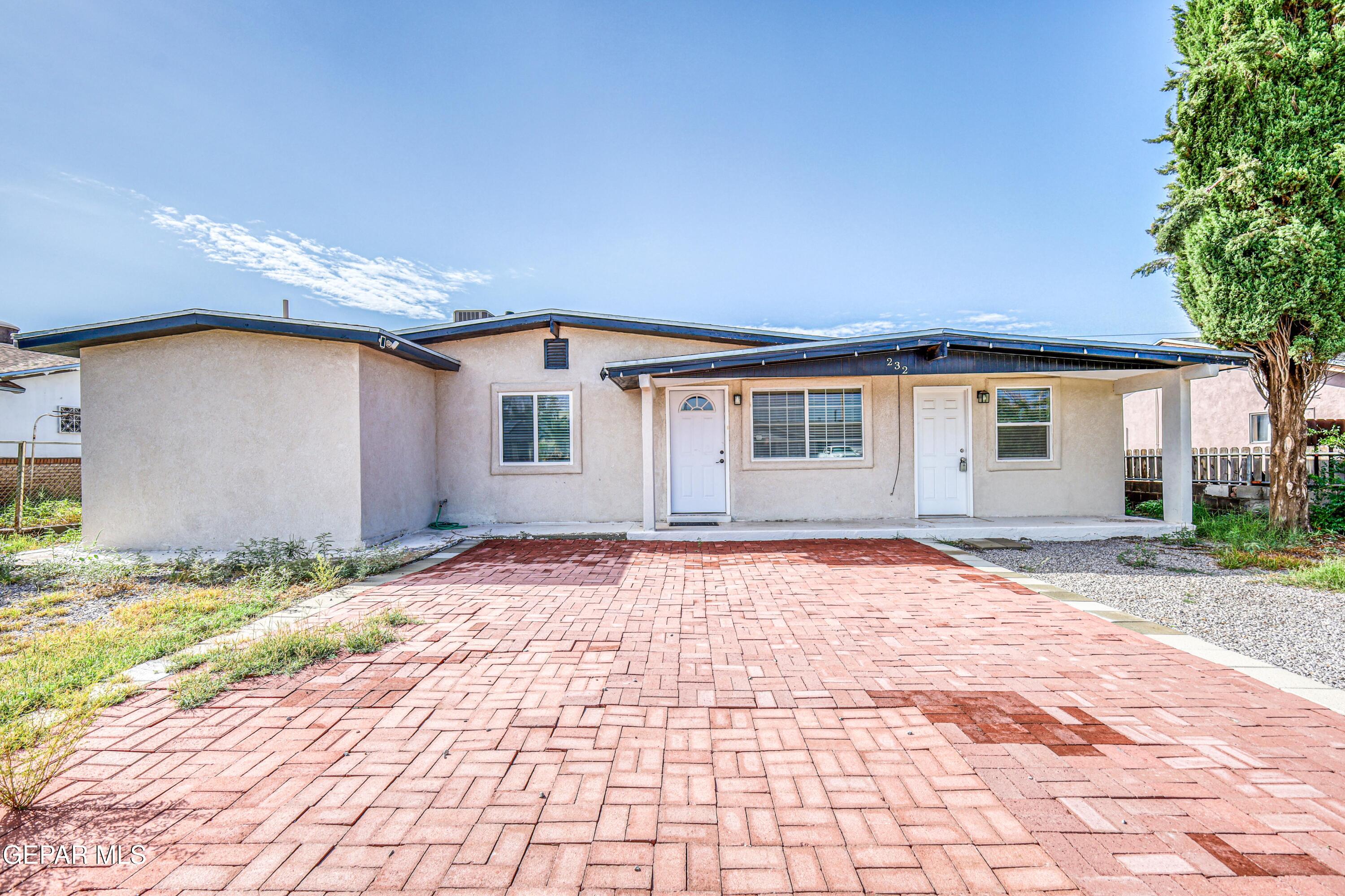 232 East Borderland Road El Paso, TX 79932 - Photo 3 of 32 7
