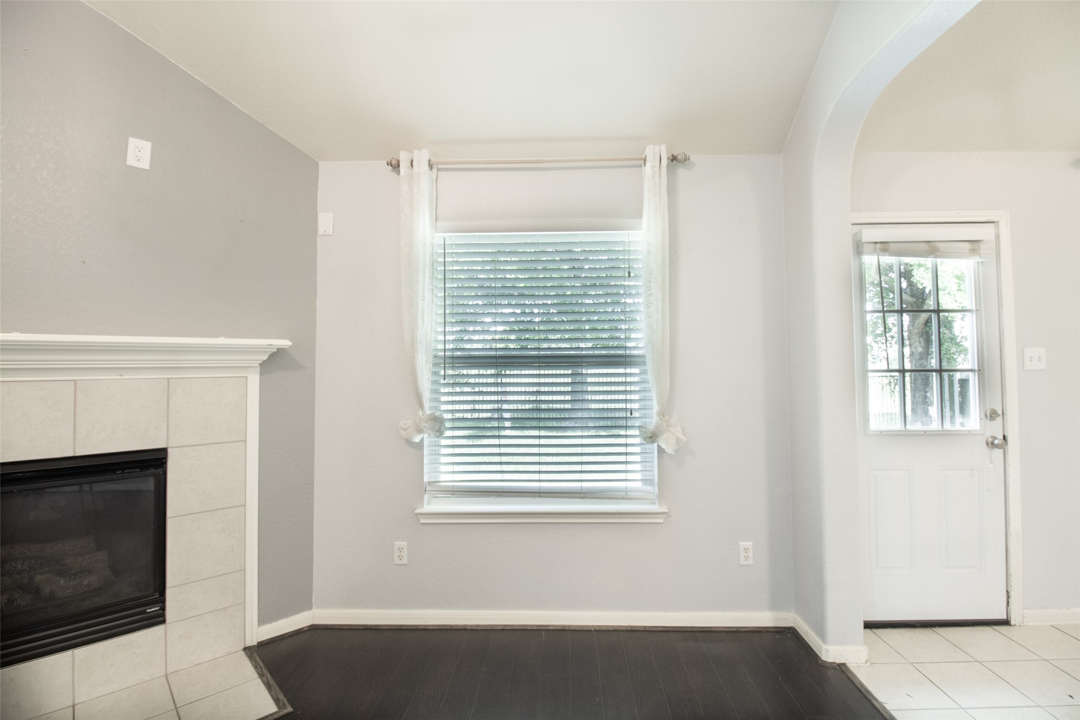 303 Burris Park Drive Spring, TX 77373 - Photo 6 of 45 living area