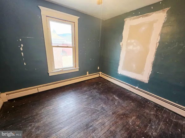 an empty room with closet