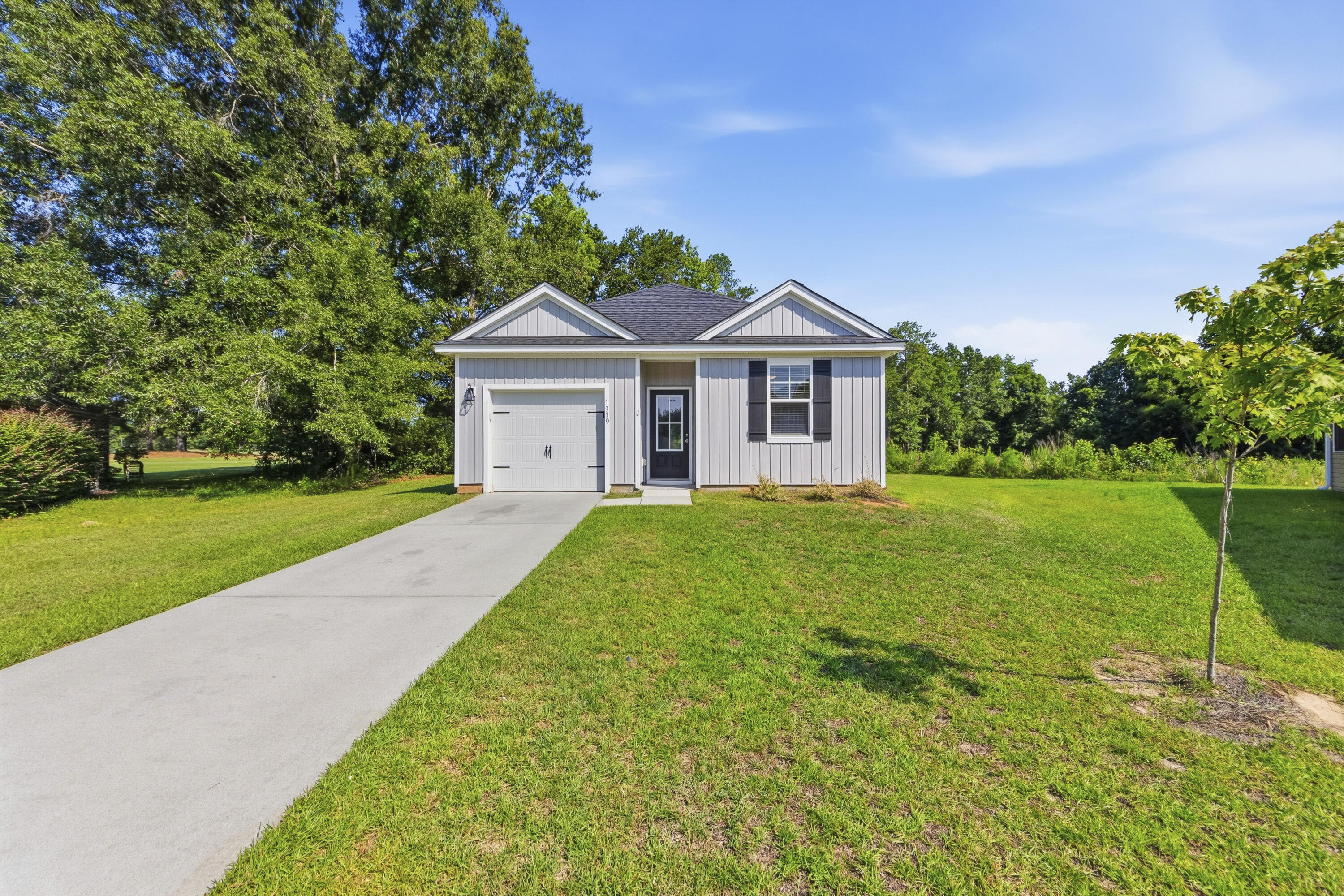 1330 Warrens Way Manning, SC 29102 - Photo 3 of 26 _01A8880
