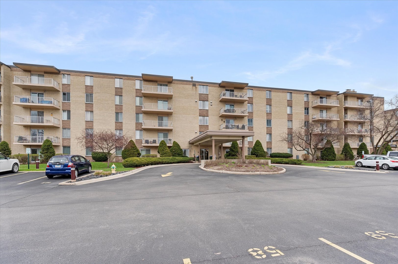 100 West Butterfield Road, Unit 302N Elmhurst, IL 60126 - Photo 2 of 23 Gallery Image 2
