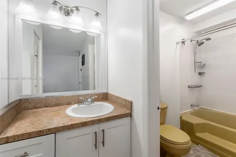 $260,000 | 1900 West 54th Street, Unit 220, Hialeah, FL 33012