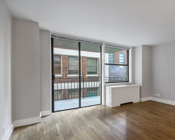 $4,300 | 330 East 39th Street, Unit 27P | Murray Hill
