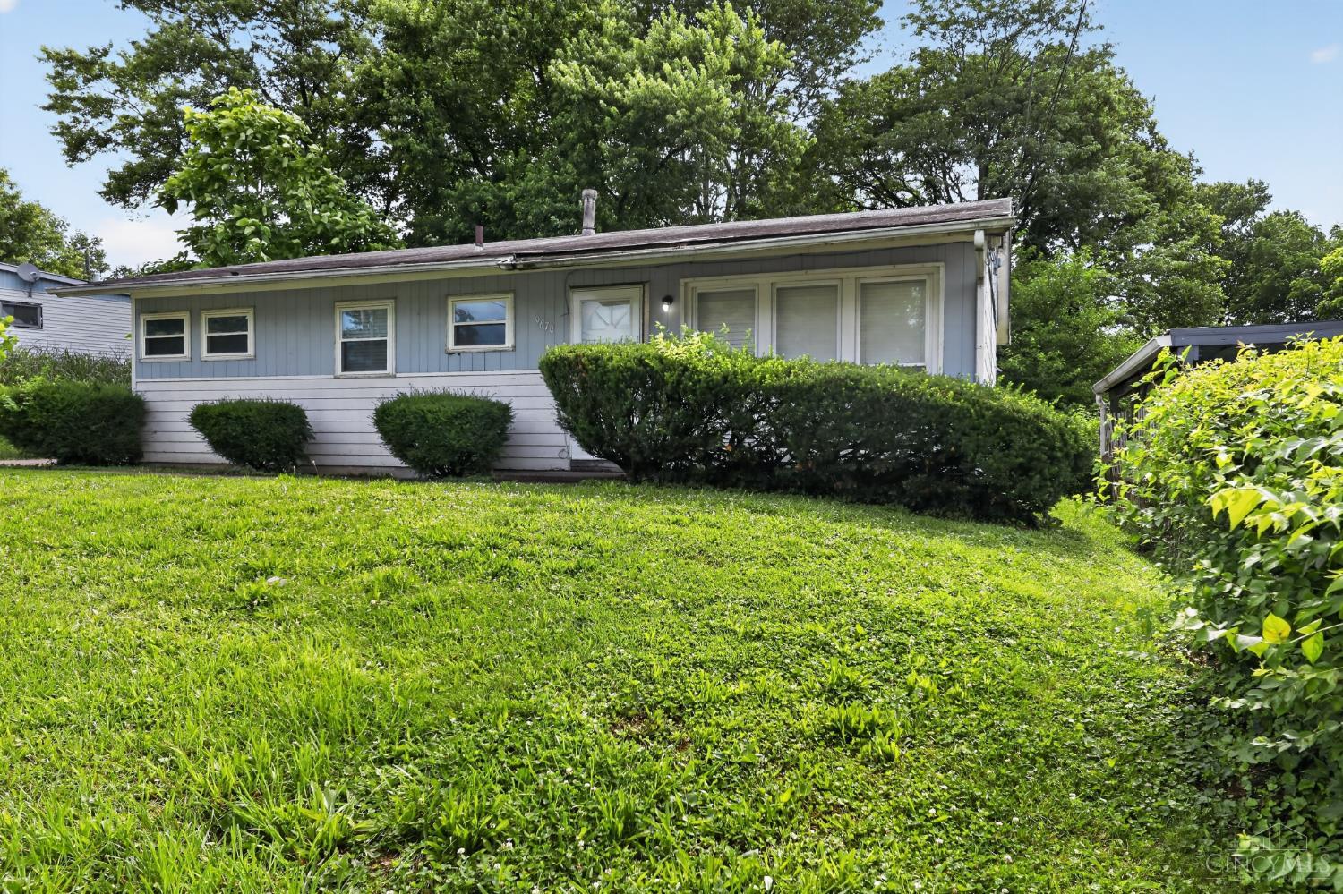 9670 Pippin Road Cincinnati, OH 45231 - Photo 2 of 30