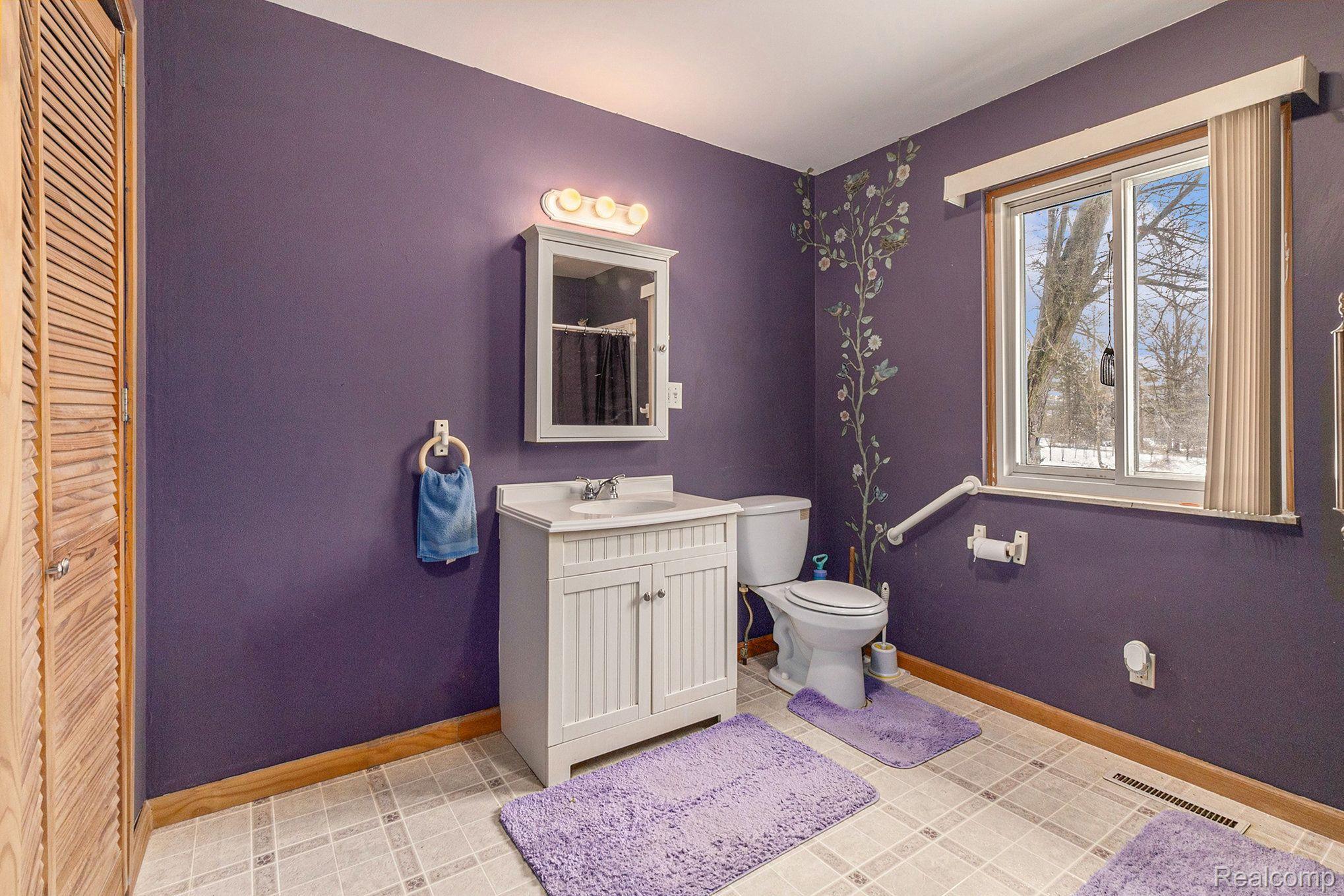 1726 Peavy Road Howell, MI 48843 - Photo 16 of 43 Main Bath 1st Floor