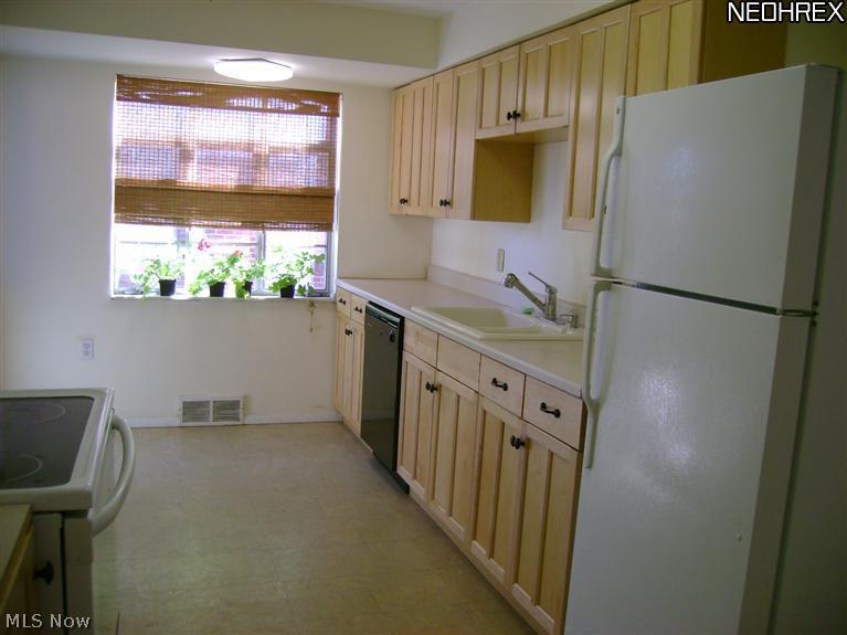 3292 Warren Road Cleveland, OH 44111 - Photo 2 of 7 Gallery Image 2