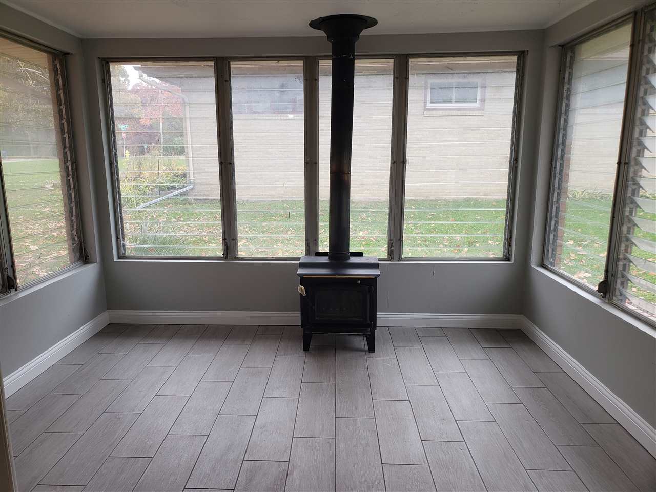 3211 Highcrest Road Rockford, IL 61107 - Photo 4 of 18 Gallery Image 4