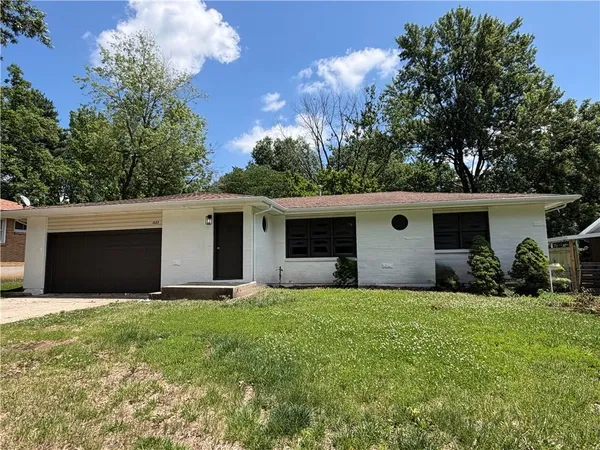 $255,000 | 1233 Old Manor Road, Liberty, MO 64068