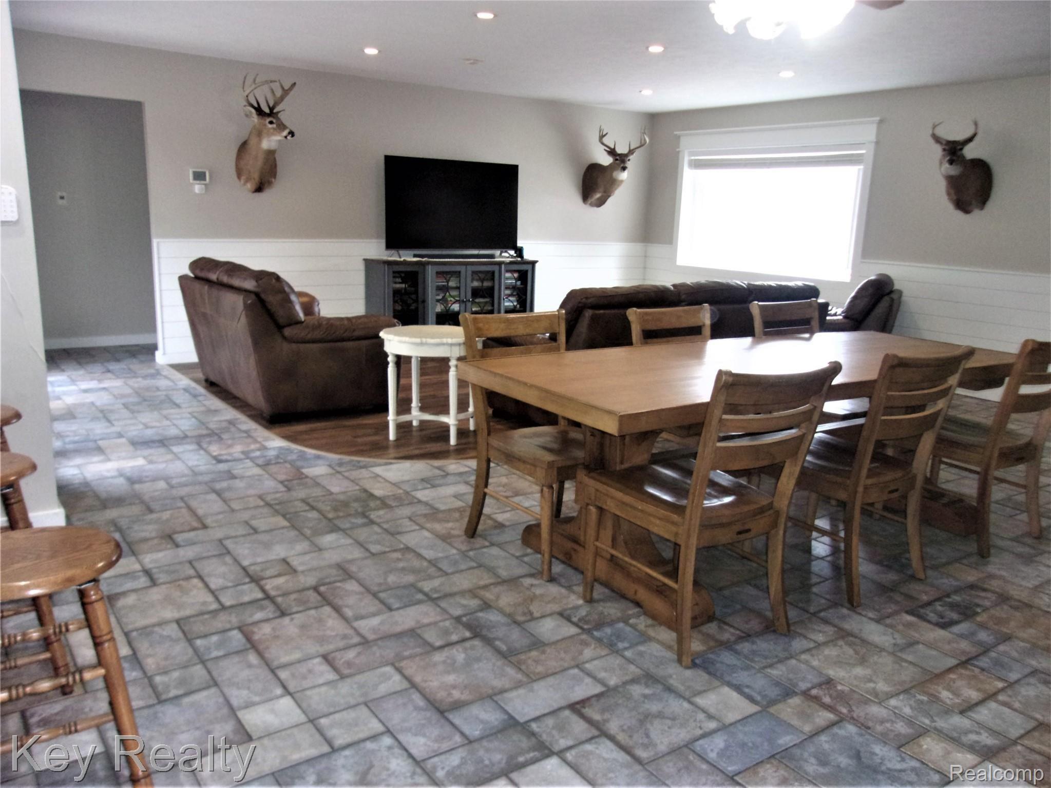 19131 Hannan Road New Boston, MI 48164 - Photo 20 of 57 HOME DINING FAMILY ROOM