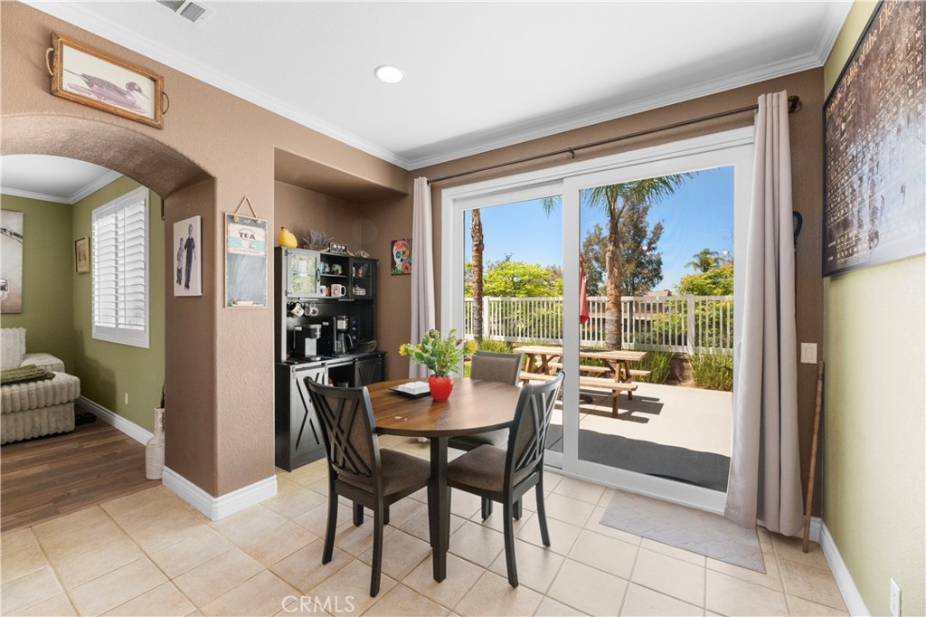 43312 Dodaro Drive Temecula, CA 92592 - Photo 23 of 58 a dining room with furniture and window