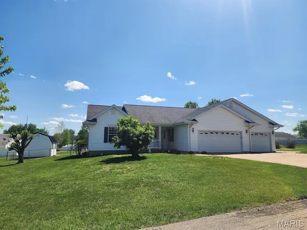 $295,000 | 38 Elk Drive, Farmington, MO 63640