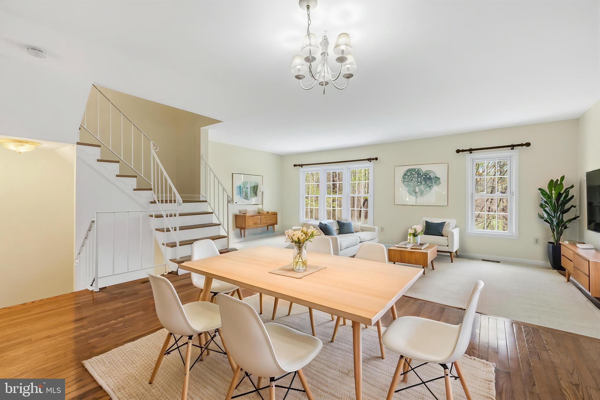 8955 Omega Court Springfield, VA 22152 - Photo 3 of 44