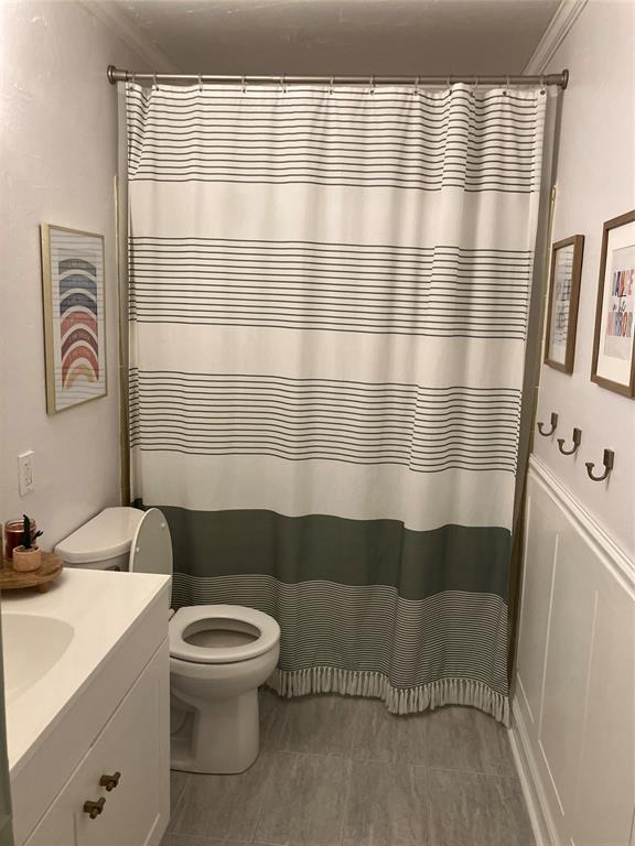 233 Church Road Stonewall, LA 71078 - Photo 11 of 32 Bathroom with a shower with shower curtain, vanity, and ornamental molding