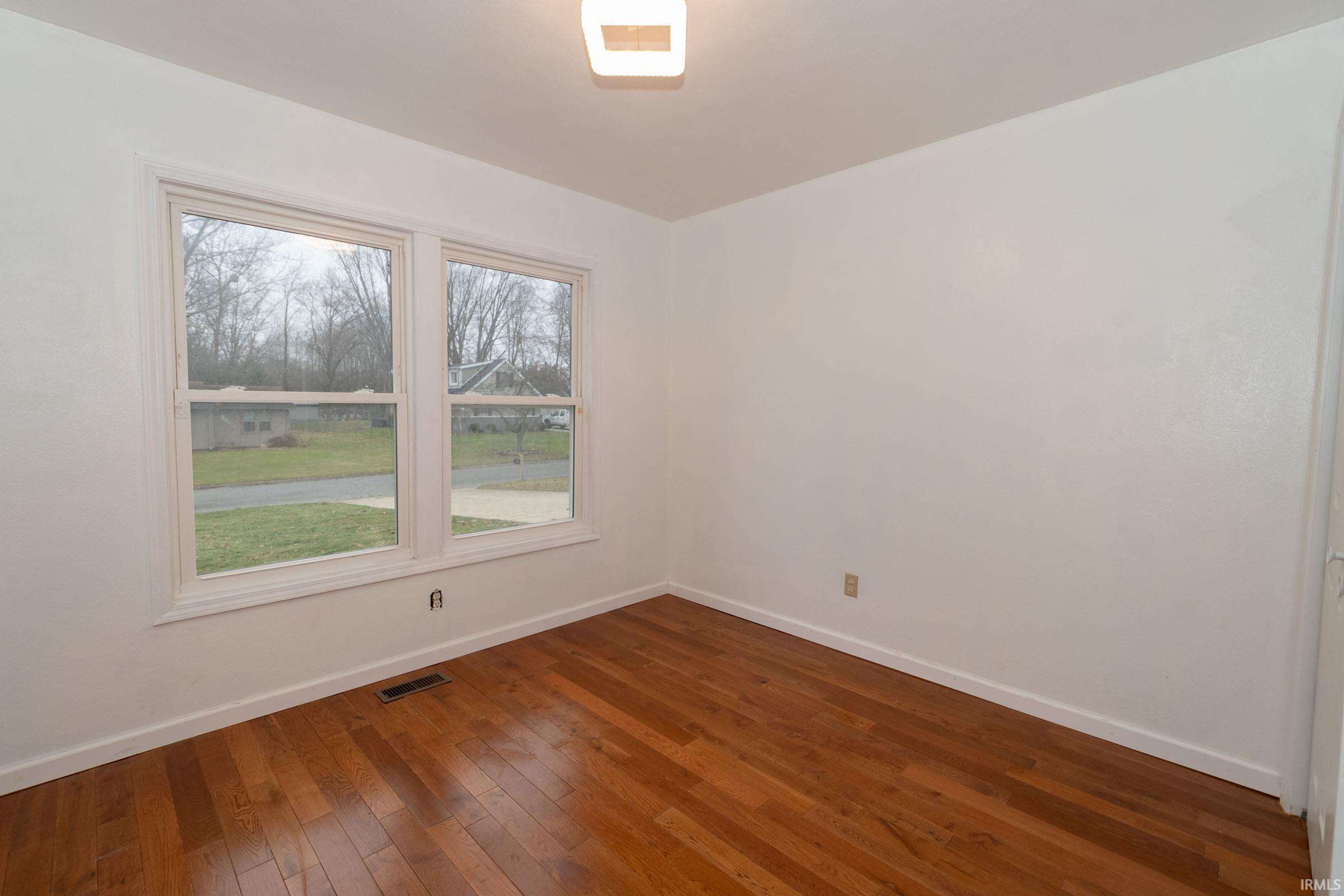 53134 Old Farm Road Elkhart, IN 46514 - Photo 10 of 34