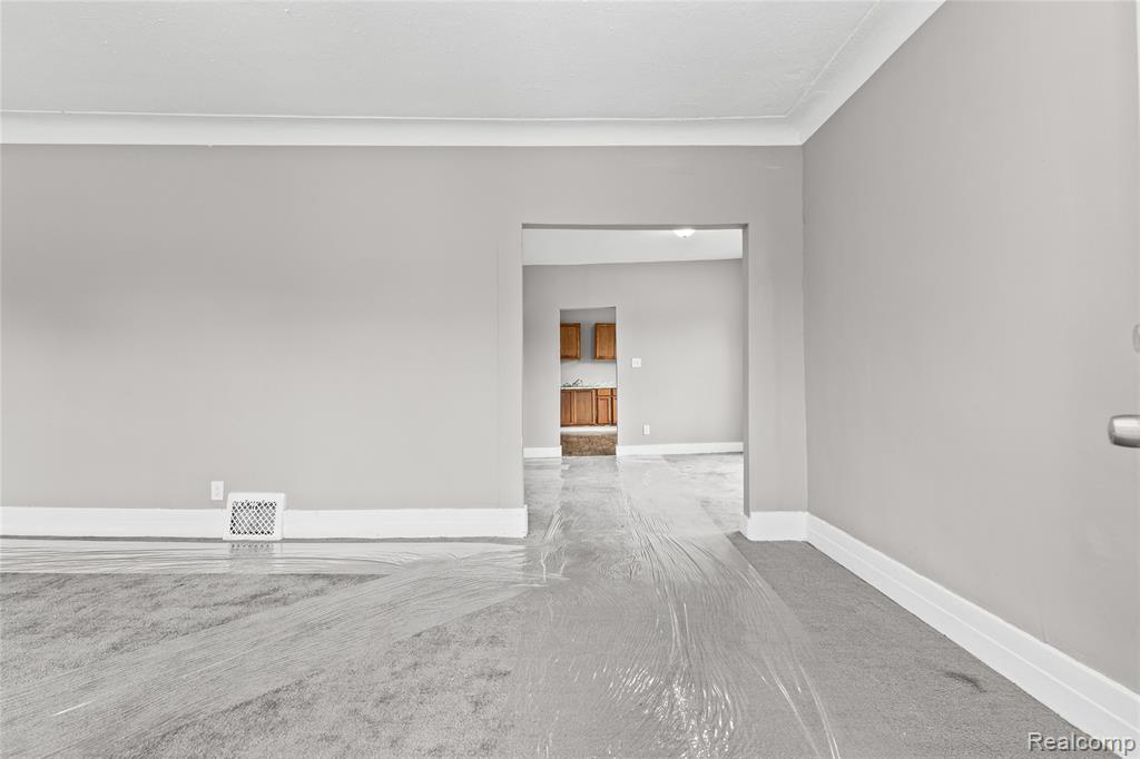 3010 Montclair Street Detroit, MI 48214 - Photo 13 of 61