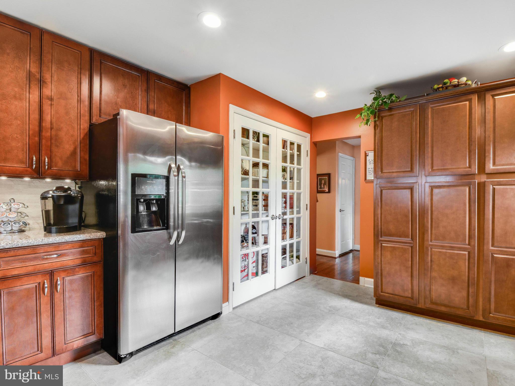 25850 Woodfield Road Damascus, MD 20872 - Photo 6 of 30 Kitchen