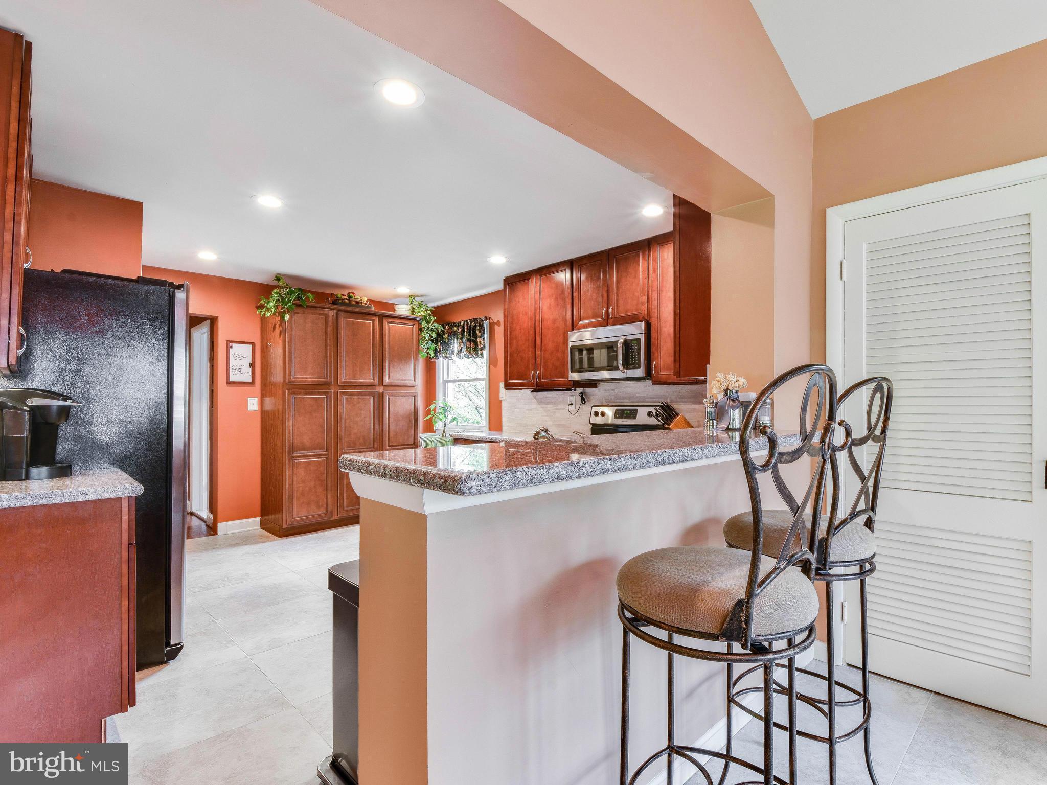 25850 Woodfield Road Damascus, MD 20872 - Photo 7 of 30 Kitchen